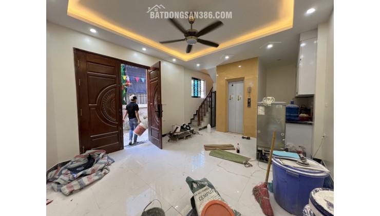 Bán nhà 6 tầng,thang máy,Lai Xá,Hoài Đức,lô góc.đường thông ô tô đỗ cửa
